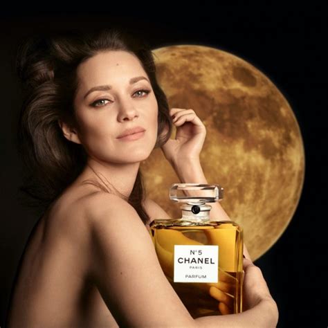 who is in the chanel no 5 christmas advert|chanel no 5 holiday commercial.